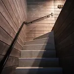 Luxurious Rakka Suites, Yllaes