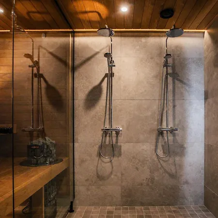 Luxurious Rakka Suites, Yllaes Apartment