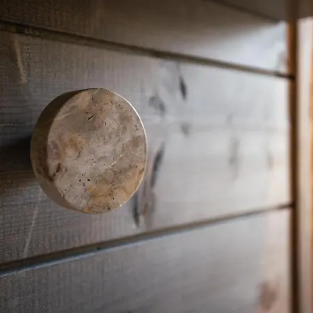 Luxurious Rakka Suites, Yllaes Apartment *