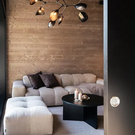 Luxurious Rakka Suites, Yllaes Apartment