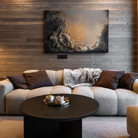 Luxurious Rakka Suites, Yllaes