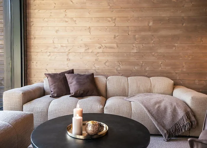 Luxurious Rakka Suites, Yllaes