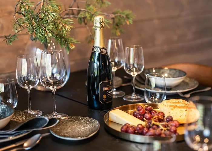 Luxurious Rakka Suites, Yllaes *