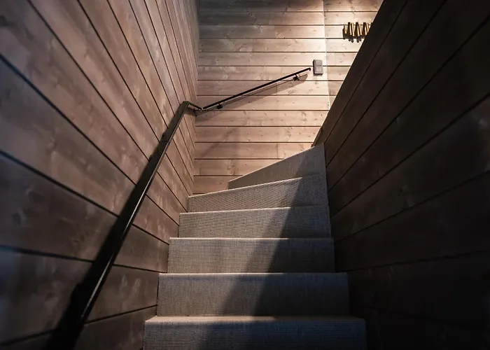 Luxurious Rakka Suites, Yllaes