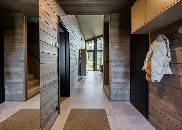 Luxurious Rakka Suites, Yllaes